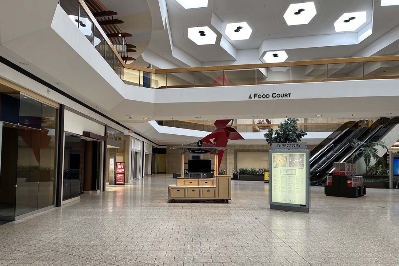an empty hallway in Lakeside Mall