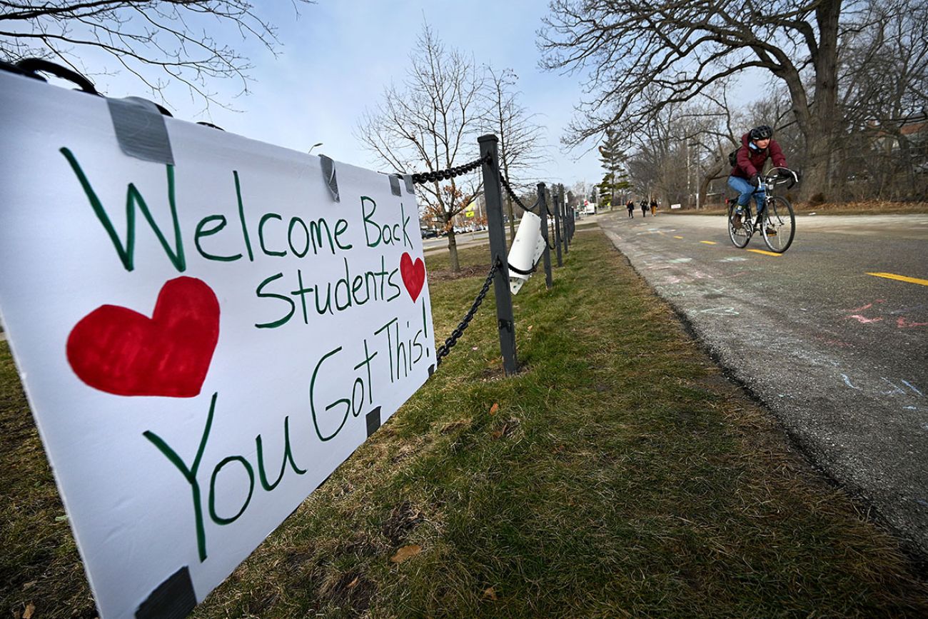 welcome back students sign