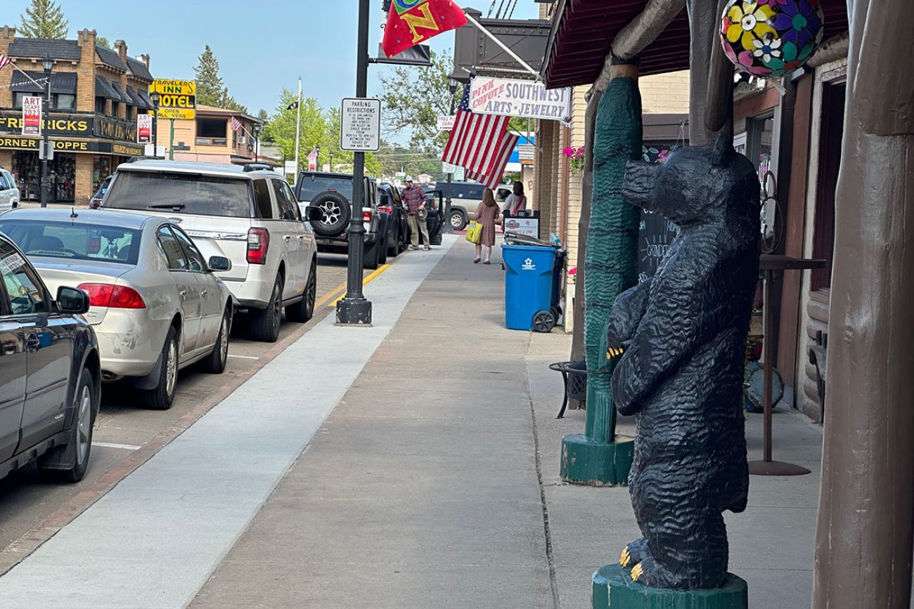 a street full of small businesses in Eagle River, Wisconsin