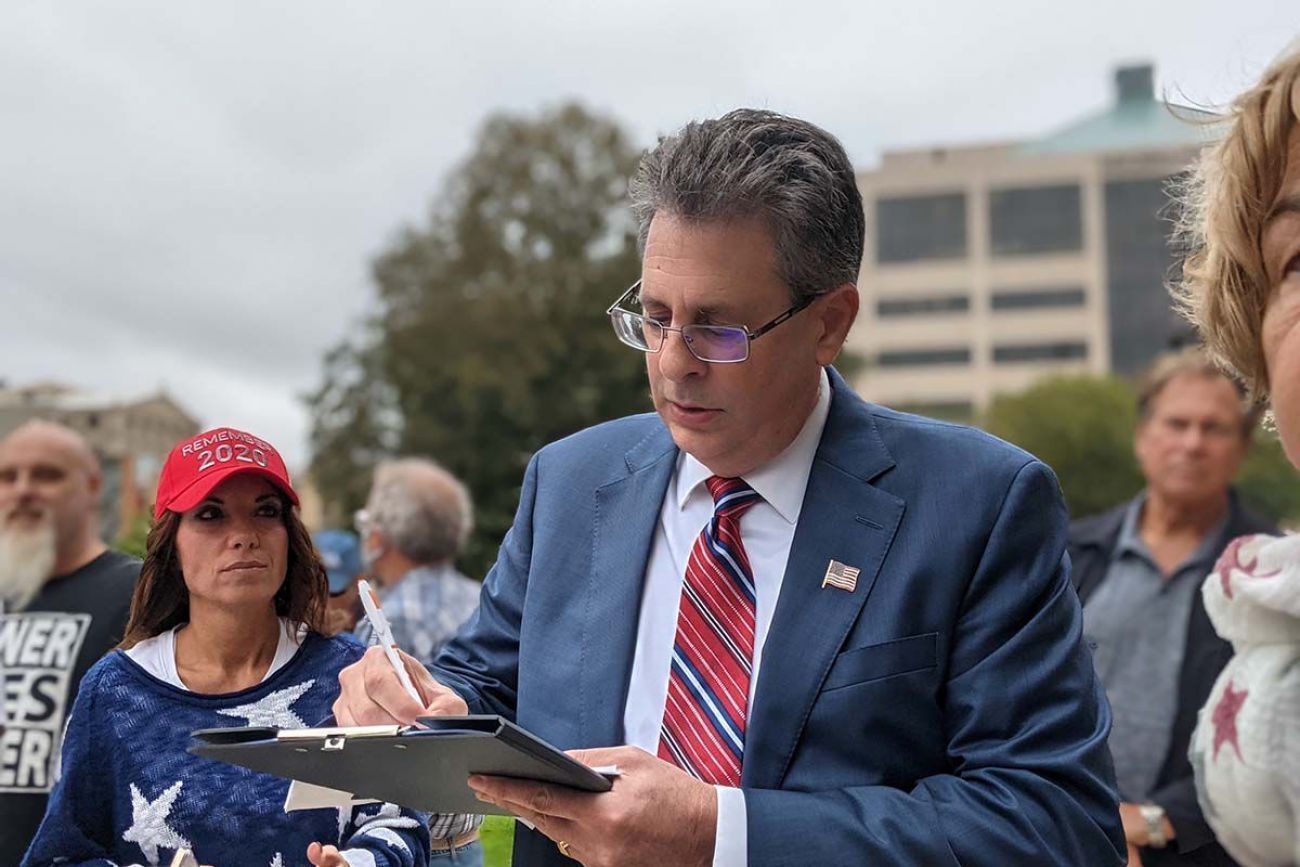 Records: Michigan voting machines stolen by GOP operatives exchanged at mall, ‘manipulated’ in hotels (bridgemi.com)