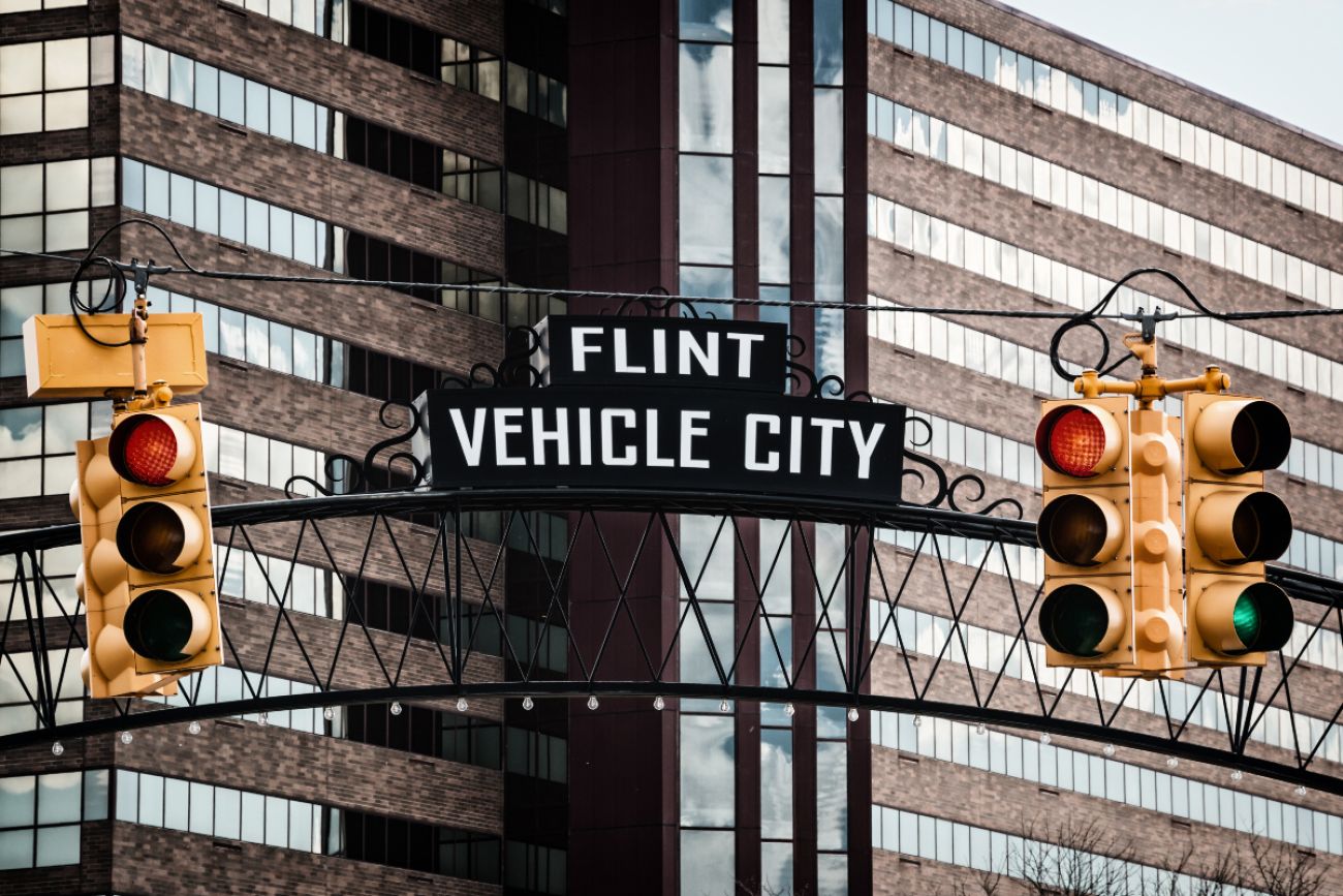 Stoplight in downtown Flint, Michigan.