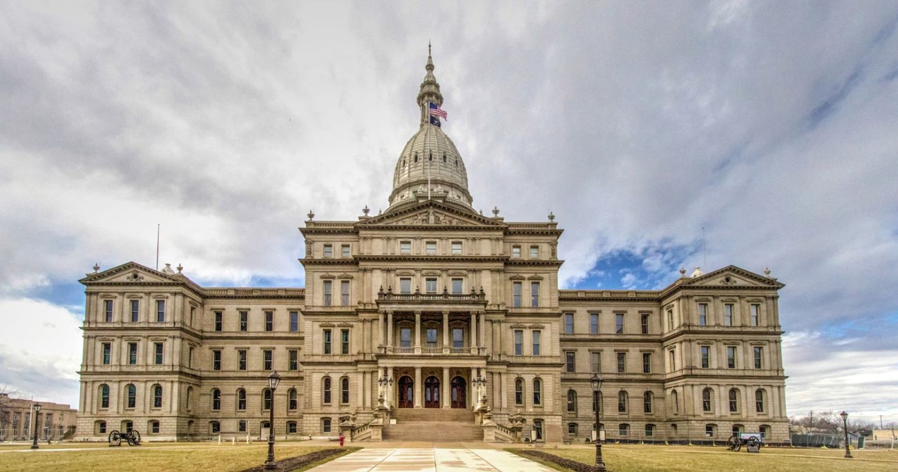 Campus and front entrance to the Michigan state capitol building in downtown Lansing.