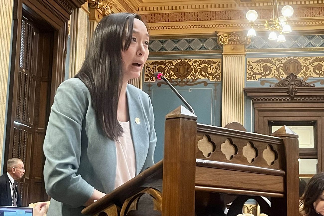 Sen. Stephanie Chang speaks into microphone