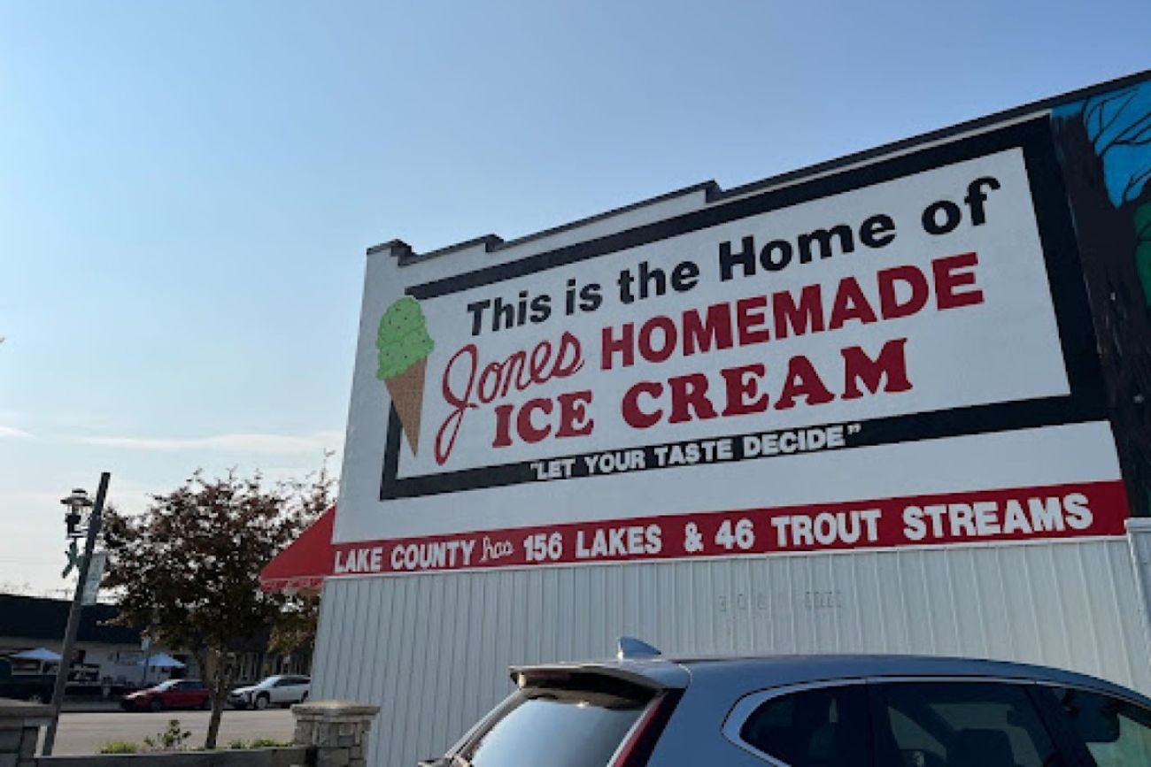 A sign promotes an ice cream shop