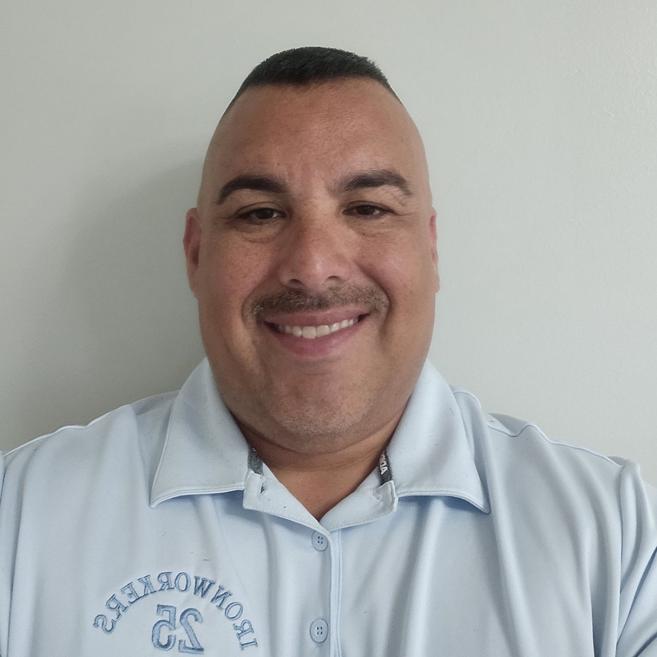 Dennis Aguirre headshot