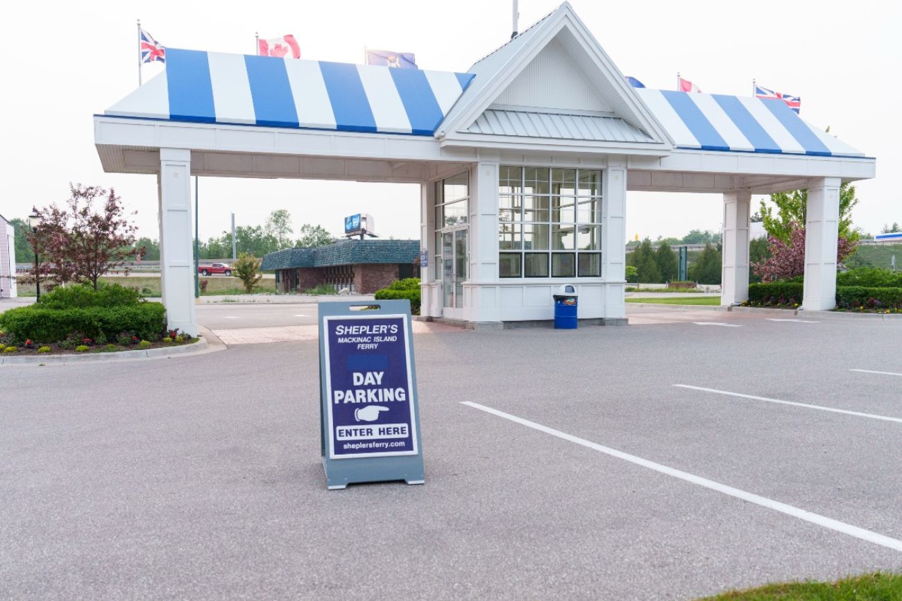sign in parking lot