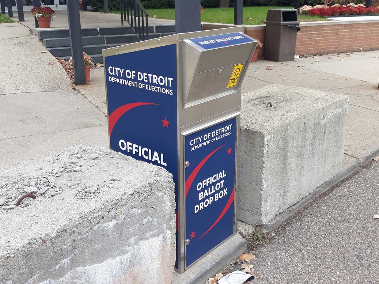 mail in ballots michigan