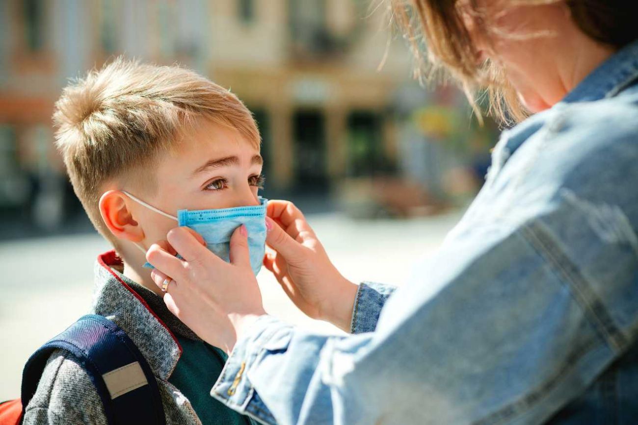 kid in mask