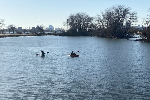 people canoeing 