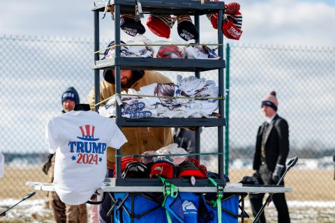 Man selling Trump 2024 shirts