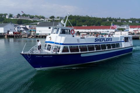 Ferry arrives in Mackinac Island