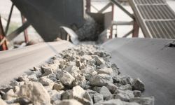 gravel in a conveyor belt 