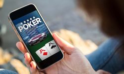 someone playing poker online on phone