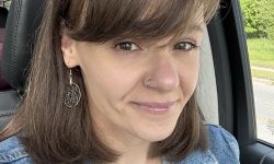 Melissa Perron headshot.