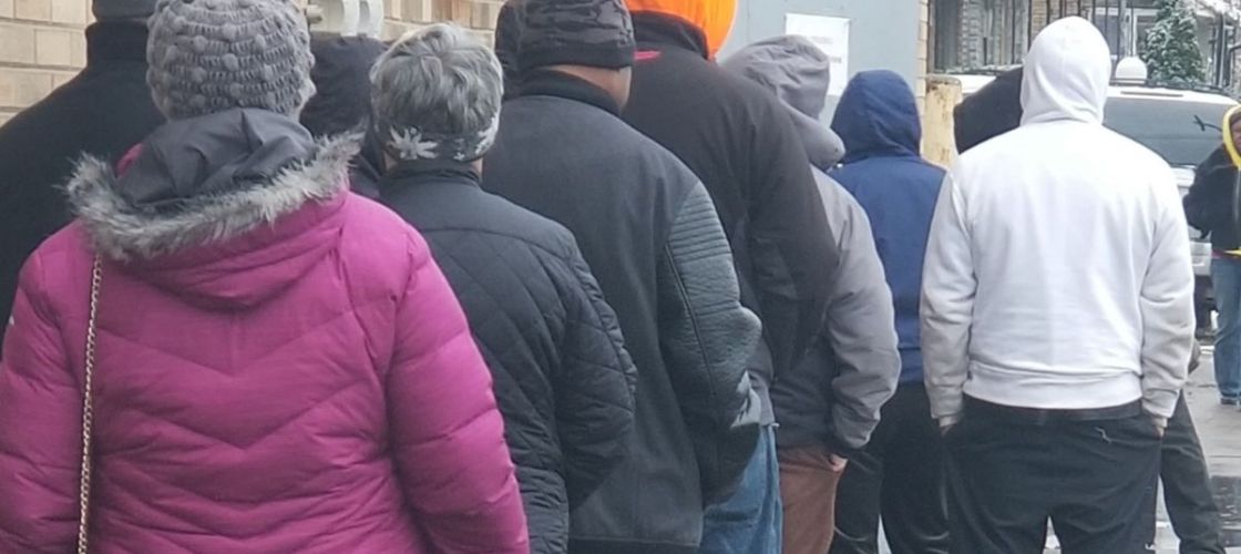peoplev standing in line